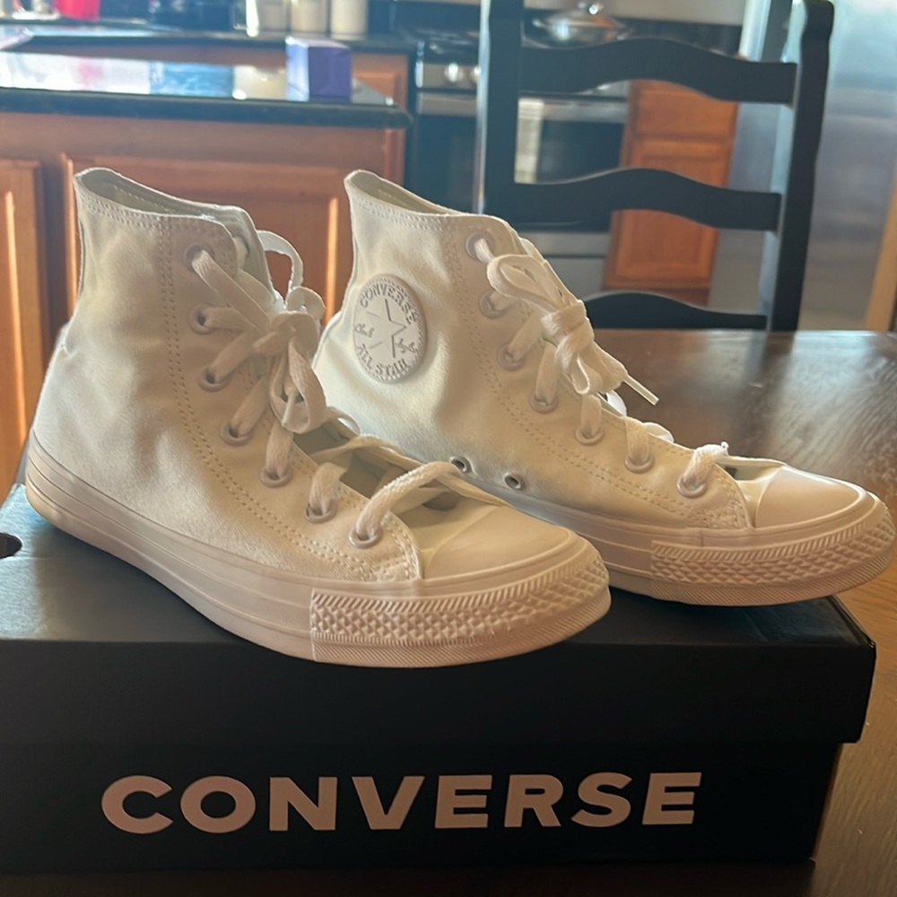Converse, white high top, brand new used once - Picture 1 of 4